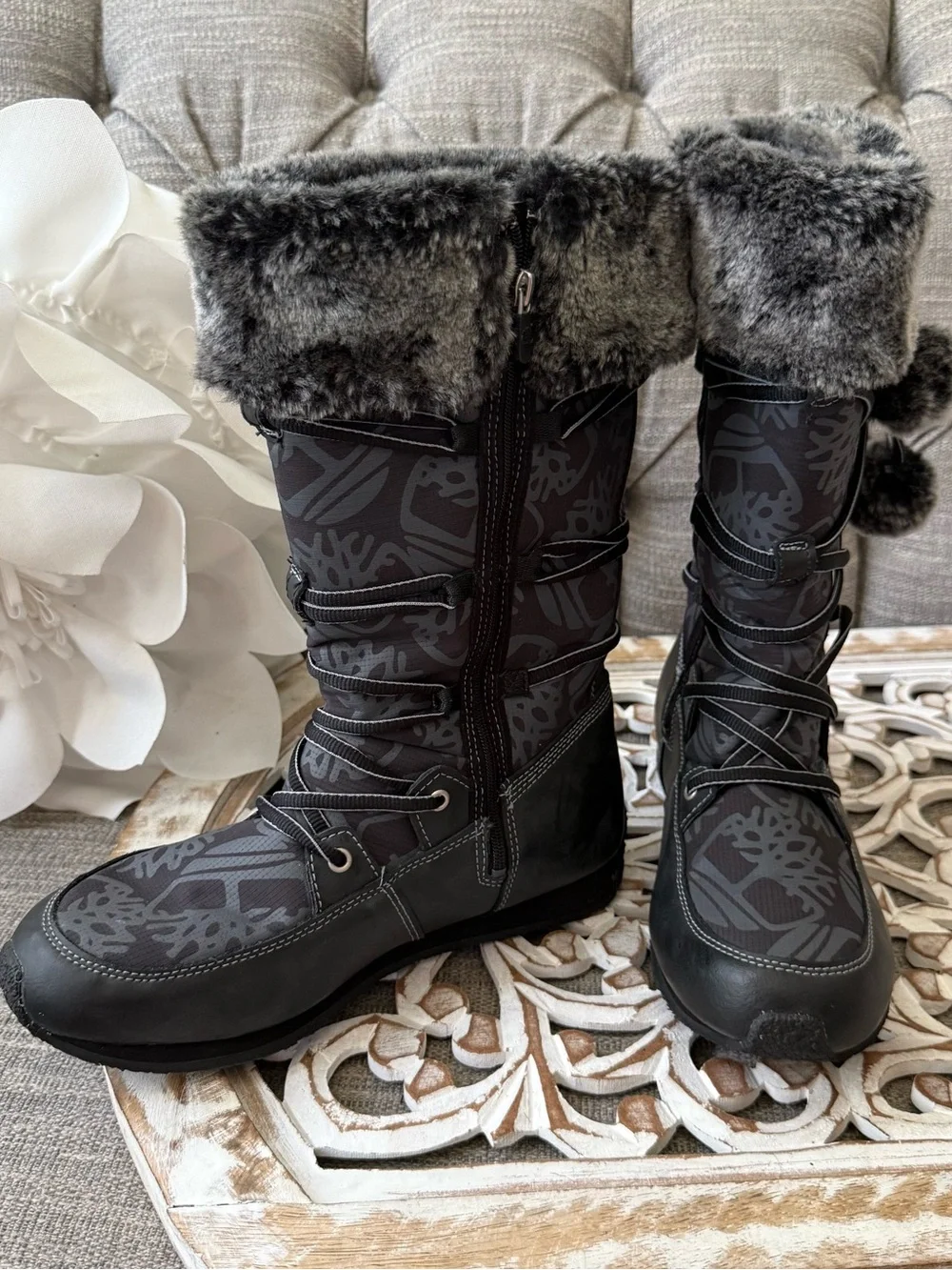 Timberland Women's Black & Gray Faux-Fur Pom Pom Winter Boots 7